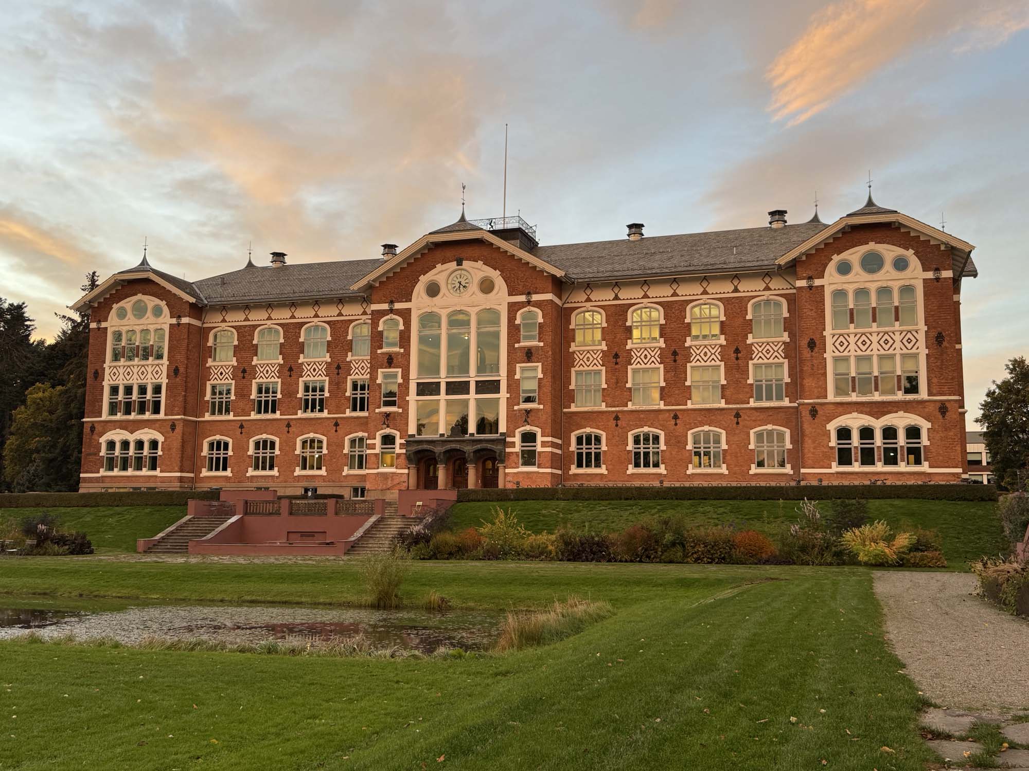 Lab life at NMBU photo